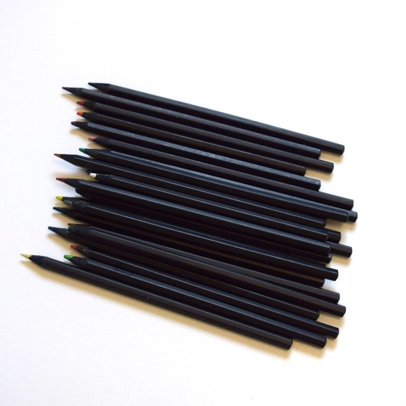 2/$20 Set of 24 Pencil Crayons - Picture 1 of 6